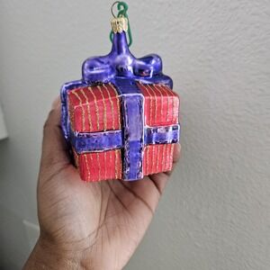 Glass gift box ornament square red and purple bow